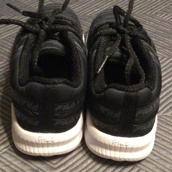 Fila size 13 black and gray sneakers for kids - Picture 2 of 10